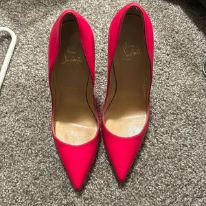 Christian Louboutin hit pink 39 white heel beautiful shoe